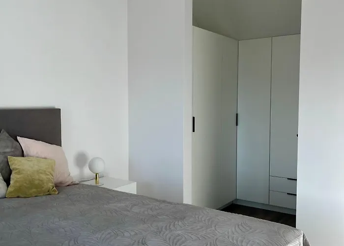 Sunny Slope - Platinum *